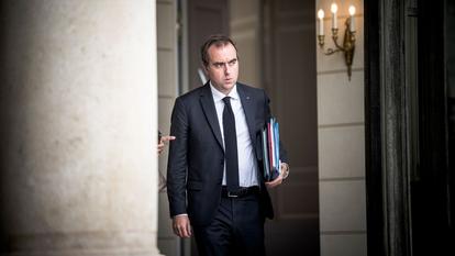 Le premier ministre Sébastien Lecornu à la sortie du conseil des ministres, au palais de l’Élysée, le 10 septembre 2026.