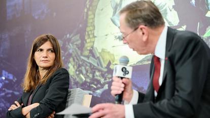Alice Rufo et le général petraeus, lors du Yes Forum, samedi.