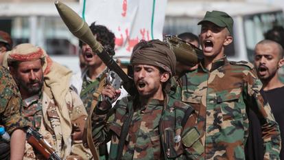 Des rebelles houthistes défilent lors d’une campagne de mobilisation à Sanaa, au Yémen, le 10 septembre.