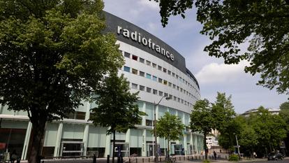 Radio France souhaite «moderniser la distribution » de la radio et aussi de réaliser des économies.