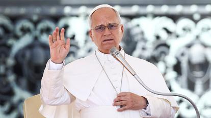 Le pape Léon XIV délivre ses bénédictions lors de l’audience générale hebdomadaire sur la place Saint-Pierre au Vatican, le 16 septembre 2026.