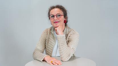 Jacqueline Bloch, directrice de recherche CNRS au Centre de nanosciences et de nanotechnologies, et récompensée pour ses travaux pionniers consacrés aux polaritons.