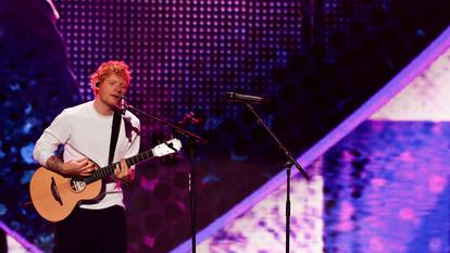 Ed Sheeran se produit lors du concert « iHeartRadio Jingle Ball » au Madison Square Garden, à New York, aux États-Unis, le 12 décembre 2025.