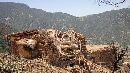 Une vue d’ensemble montre une maison endommagée à la suite d’une frappe aérienne pakistanaise dans le village de Barolo, dans le district de Marawara, en Afghanistan, le 29 juin 2026. (Image d’illustration)