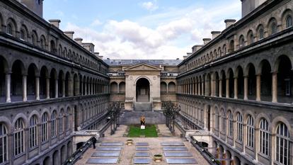 Le mur extérieur de l’oppidum de Lutèce, capitale du peuple gaulois des Parisii a été retrouvé lors de fouilles d’archéologie préventive dans l’hôpital de l’Hôtel-Dieu, dans l’île de la Cité.