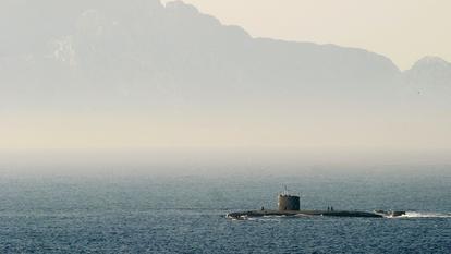 un sous-marin nucléaire britannique dans le détroit de Gibraltar.
