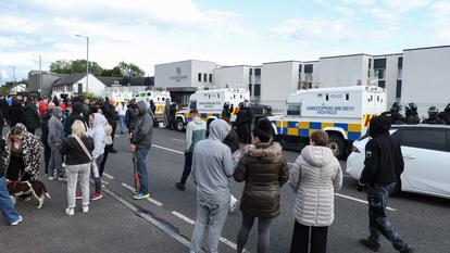 Lorsqu’ils ont appris que le bateau arriverait ailleurs, certains manifestants sont «devenus hostiles envers les policiers», conduisant à l’arrestation de quatre hommes et deux femmes, a indiqué la police du Hampshire. (Image d’illustration)