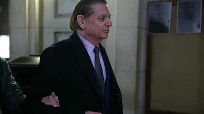 Paul-Philippe de Roumanie arrive au tribunal de Paris, le 29 novembre 2023, pour assister à une audience consacrée à la demande d’extradition formulée par la Roumanie à son encontre.