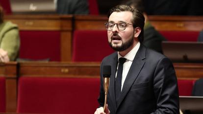 L’adhésion au PS de Philippe Brun a été suspendue à titre conservatoire après des accusations de harcèlement, emploi familial et violences physiques par une ancienne collaboratrice.