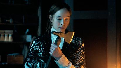 Ella Beatty dans le rôle de Lizzie Borden dans la saison 4 de Monster.
