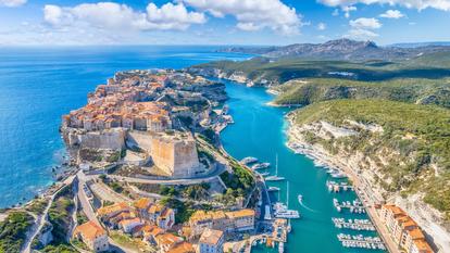 Pour ces élections sénatoriales, deux postes sont à pourvoir en Haute-Corse et en Corse-du-Sud.