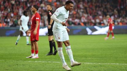 Le capitaine de l’équipe de France est contraint de renoncer pour la suite du rassemblement.