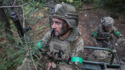 Des militaires ukrainiens dans le Donbass.