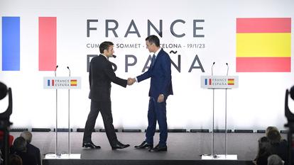 Pedro Sanchez et Emmanuel Macron au sommet franco-esapgnol à Barcelone, le 19 janvier 2023