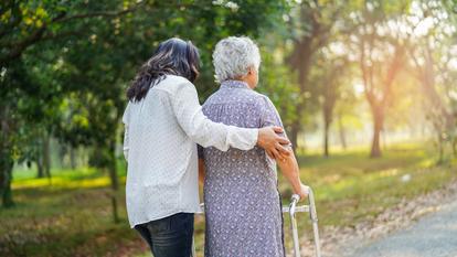 Une personne âgée sur deux déclare des douleurs ou des maladies qui réduisent ses déplacements.