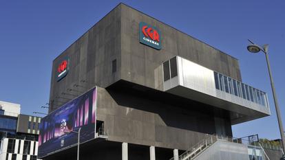 Le groupe CGR qui exploite 73 cinémas en France, a signé ces derniers mois « un accord de régie publicitaire avec Canal+ Brand Solutions ».