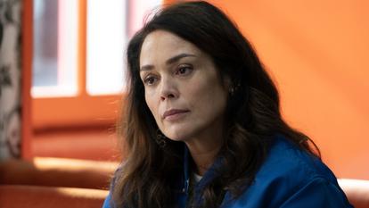 Lola Dewaere dans Sœurs sur France 2.
