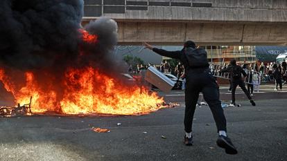 À Lille, l’appel au blocage a dégénéré, laissant place à des scènes de destruction.