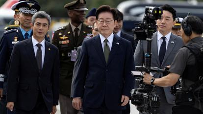Le président sud-coréen Lee Jae-myung arrive pour la 78e Journée des Forces Armées dans la base militaire de Gyeryong, le 01 octobre 2026.