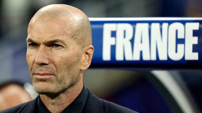 Zinédine Zidane vendredi soir avec l’équipe de France contre l’Italie.