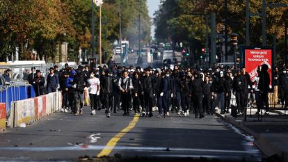 Des lycéens à Aubervilliers vendredi.