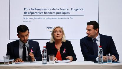 Jean-Philippe Tanguy, Marine Le Pen et Jordan Bardella (de gauche à droite) à Paris, France, le 6 octobre 2026.