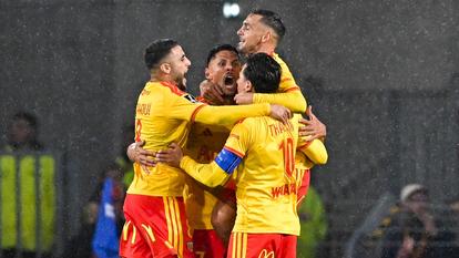 La joie des Lensois après le premier but signé Florian Sotoca face à Lyon.