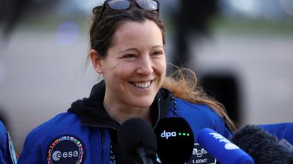Sophie Adenot, après son arrivée au centre européen des astronautes à Cologne, de retour de presque huit mois à bord de la Station spatiale internationale.