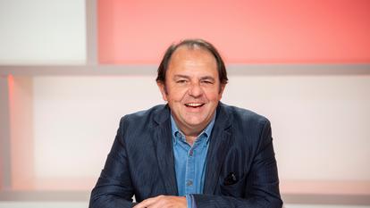 Portrait de Laurent Louët, journaliste du Figaro TV et TV Mag.