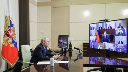 Vladimir Poutine préside une réunion sur l’amélioration de la sécurité de l’information dans une résidence près de Moscou, le 14 octobre 2026.