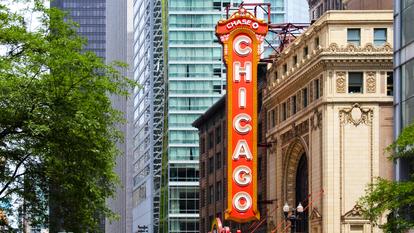 enseigne au néon du Chicago Theatre. (Image d’illustration)