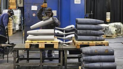 Les 63 salariés de Forges de Tarbes, le dernier fabricant français de corps d’obus de 155 mm, sont inquiets pour l’avenir du site.