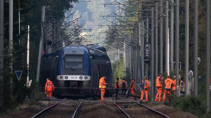 «La présence d’un rail situé sur l’une des files de rail de sa voie» a causé le déraillement du train, selon l’enquête technique du Bureau d’enquêtes sur les accidents de transport terrestre (BEA-TT).