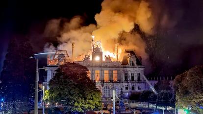 Lors du saccage du centre-ville de Limoges samedi après-midi, des individus sont parvenus à pénétrer dans l’hôtel de ville et à y mettre le feu. L’incendie s’est ensuite rapidement propagé dans les combles.