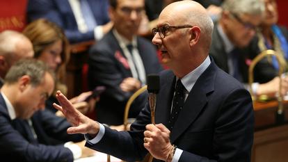 Parmi les principales annonces, figure la mise en place, dès vendredi, d’un prêt à taux zéro pouvant atteindre 50.000 euros, destiné aux commerces touchés.