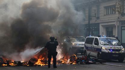 Un policier face aux violences urbaines.