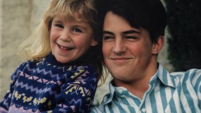 Mia Perry Bowick et Matthew Perry dans Celui qui s’appelait Matthew Perry sur Netflix