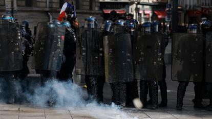 Des CRS place de la République samedi dernier.