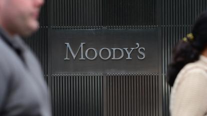 L’agence de notation Moody’s évalue chaque semestre la capacité de l’État français à rembourser sa dette à ses créanciers.