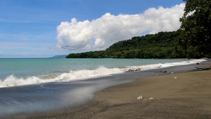 La plage de Matantas, sur l’île d’Espiritu Santo (Vanuatu).