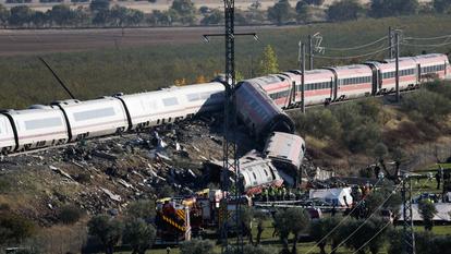 Un train de la Renfe a percuté un train Iryo apparemment à l’arrêt ce mercredi 28 octobre.