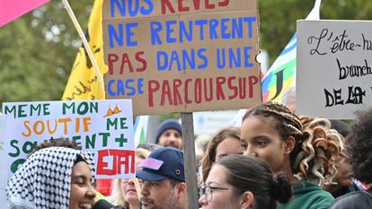Des lycéens et des étudiants manifestent contre la plateforme Parcoursup à Toulouse le 24 octobre dernier.