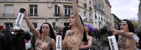 Incidents pendant une manifestation anti-mariage pour tous : non-lieu pour sept Femen et Caroline Fourest