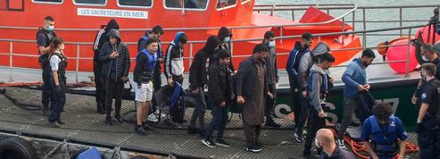 Manche : sauvetage de 292 migrants qui tentaient de rejoindre l'Angleterre