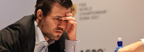 Carlsen, indétrônable, sacré pour la 5e fois champion du monde d'échecs face à Nepomniachtchi