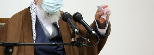 Iran: critiques de Khamenei contre la stratégie économique du gouvernement précédent