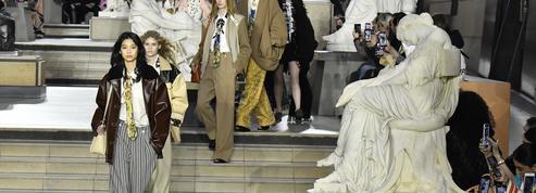 Le défilé Louis Vuitton, un parfum d'aventure au milieu des œuvres célèbres du Musée d'Orsay