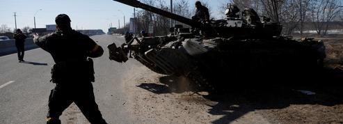 DIRECT - Guerre en Ukraine : les chars russes aux portes de Kiev, 100.000 personnes évacuées en deux jours