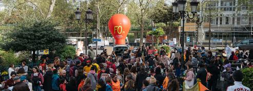 À Paris, familles et personnels se mobilisent contre la disparition des jardins d'enfants