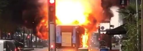 Paris : la RATP retire temporairement du service 149 bus électriques après deux incendies en un mois